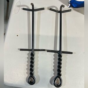 Black Twisted Metal Dutch oven hooks